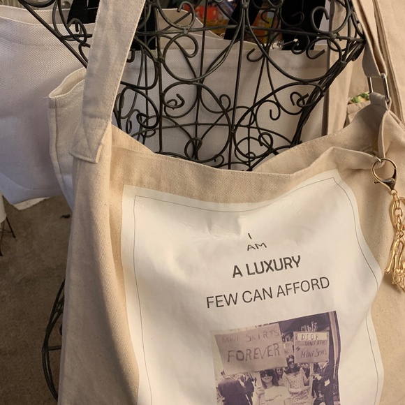 Handmade fashion inspired tote - Picture 2 of 8